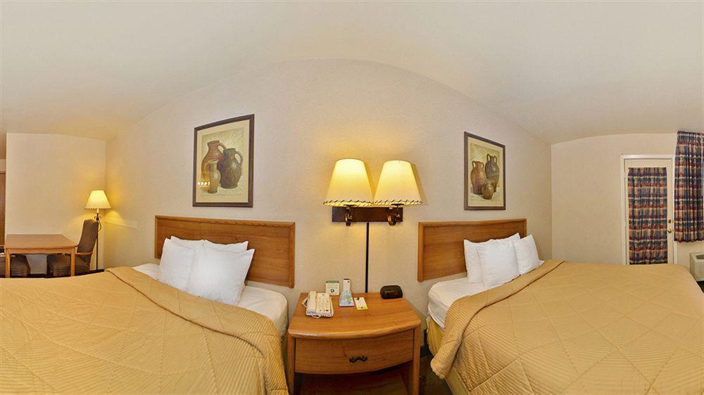 Quality Inn Lone Pine Near Mount Whitney Экстерьер фото